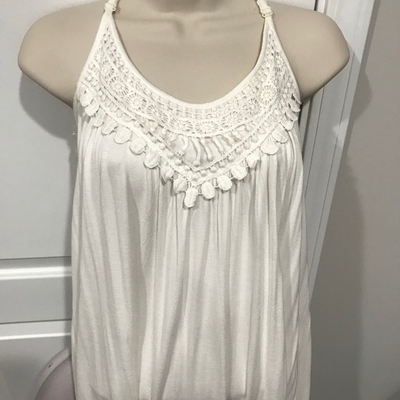 Dresses - Picture 2 of 6